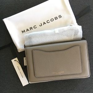 Marc Jacobs Recruit Leather Crossbody Wallet